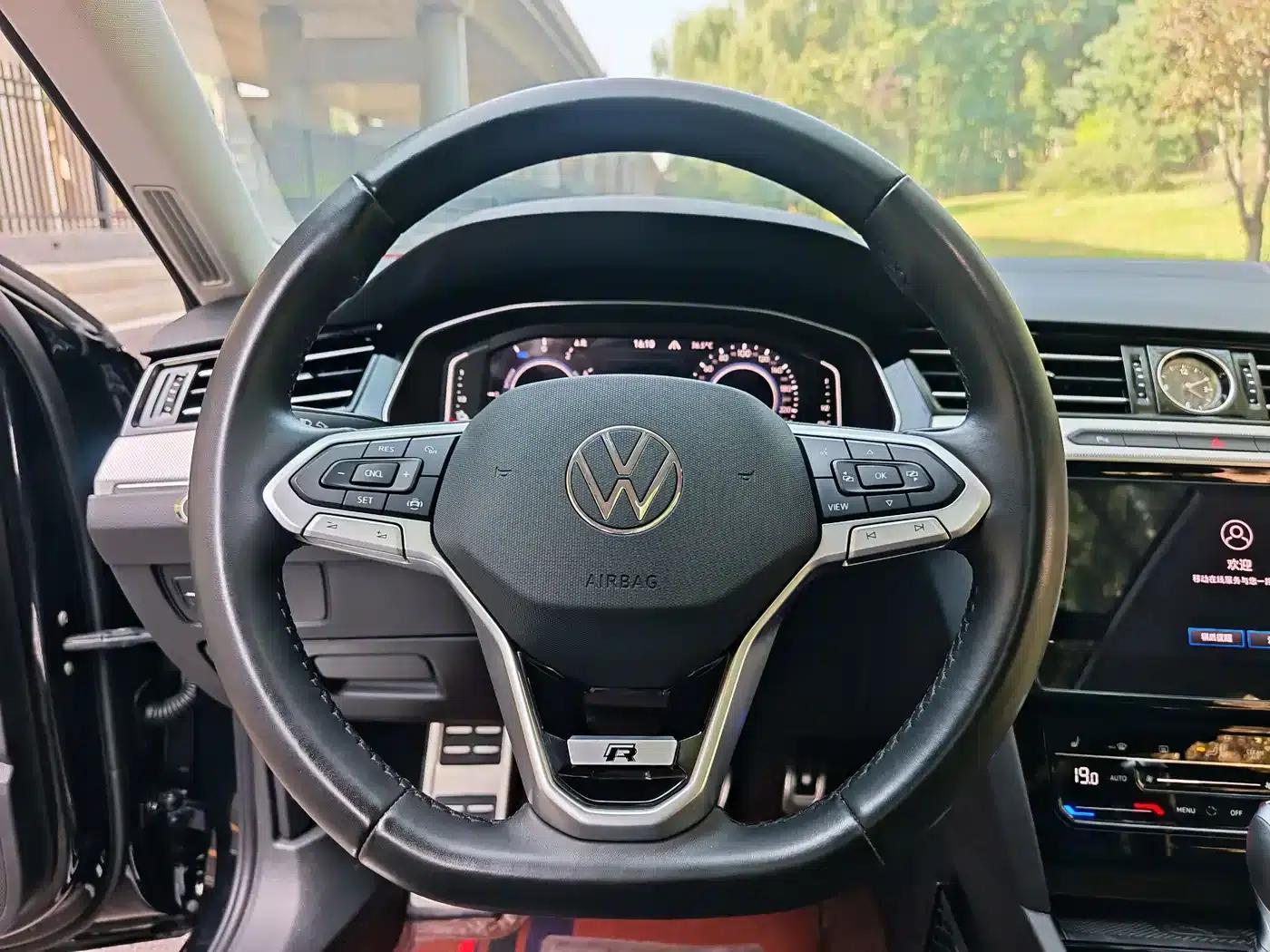 2022 Volkswagen Passat PHEV GTE Luxury Edition — миниатюра 8