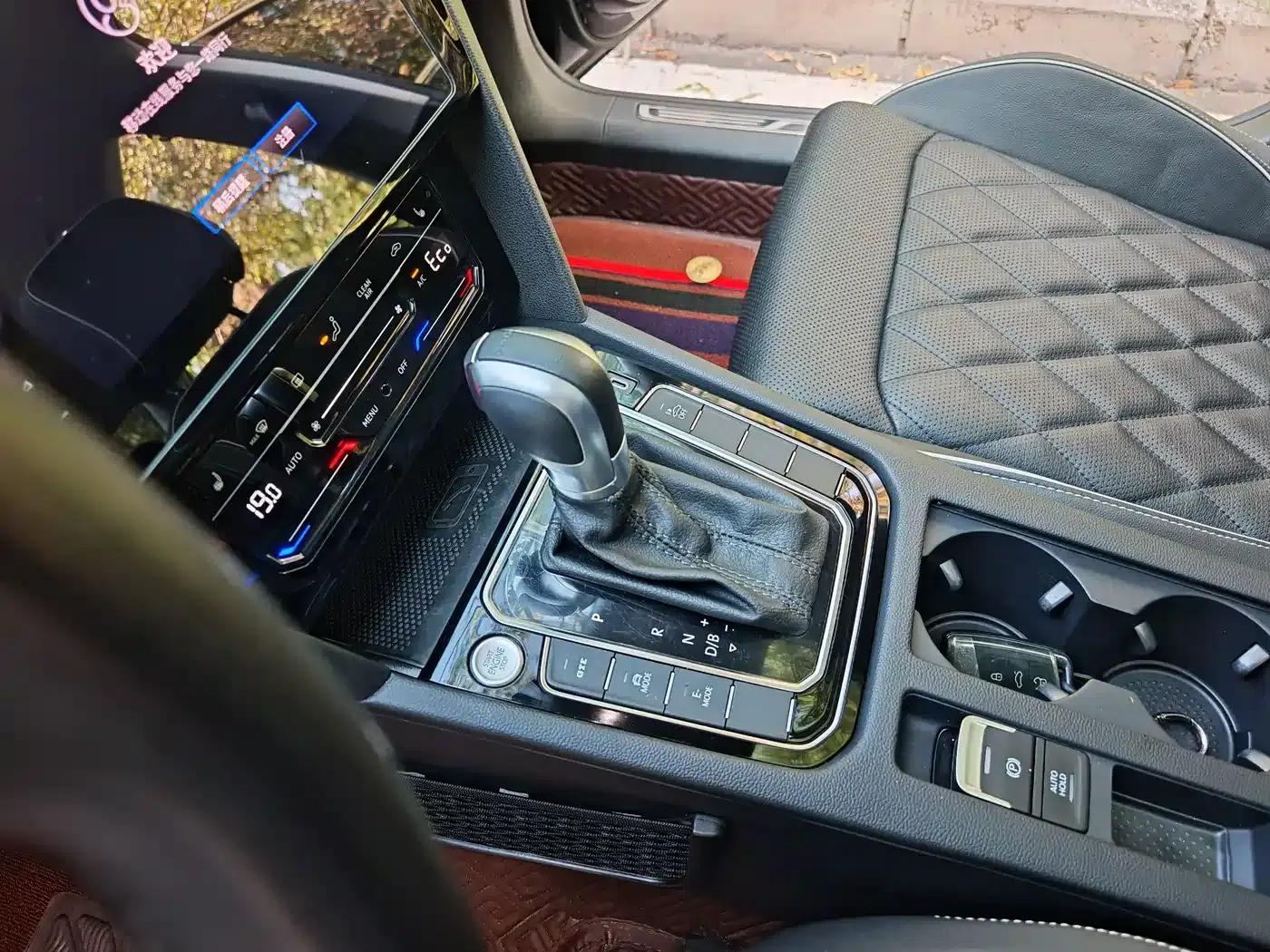 2022 Volkswagen Passat PHEV GTE Luxury Edition — миниатюра 9
