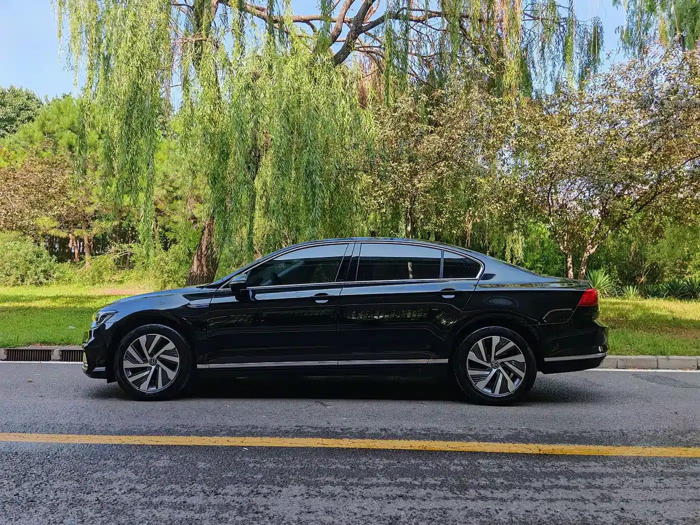 2022 Volkswagen Passat PHEV GTE Luxury Edition — миниатюра 10