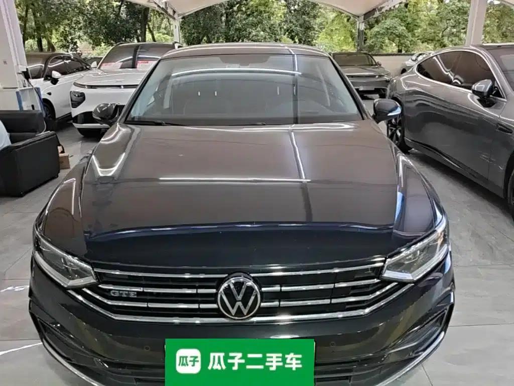 2022 Volkswagen Passat PHEV GTE Luxury Edition — миниатюра 3