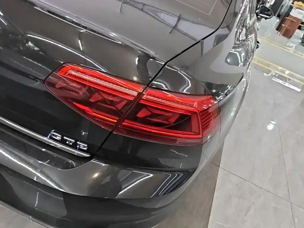 2022 Volkswagen Passat PHEV GTE Luxury Edition — миниатюра 8