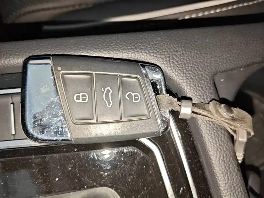 2022 Volkswagen Passat PHEV GTE Luxury Edition — миниатюра 9