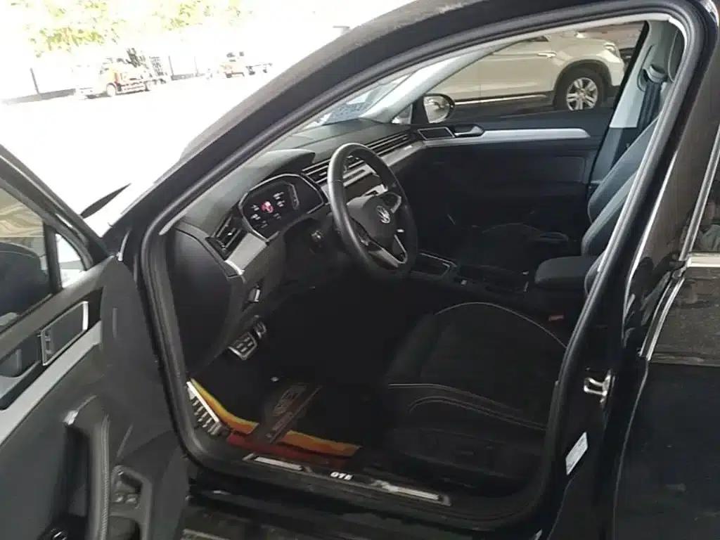 2022 Volkswagen Passat PHEV GTE Luxury Edition — миниатюра 23