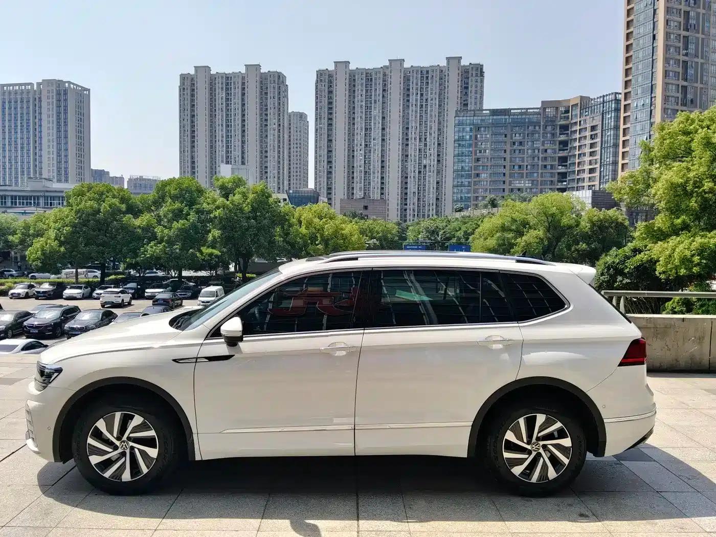 Tiguan L Plug-in Hybrid 2021 430PHEV Plug-in Hybrid Flagship Edition — миниатюра 12