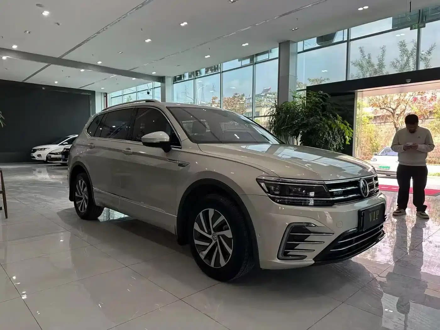 Tiguan L Plug-in Hybrid 2020 430PHEV Plug-in Hybrid Flagship Edition — миниатюра 3
