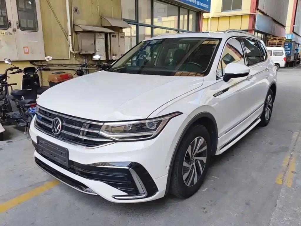 2022 Volkswagen Tiguan L Plug-in Hybrid 430PHEV Premium Edition — миниатюра 2