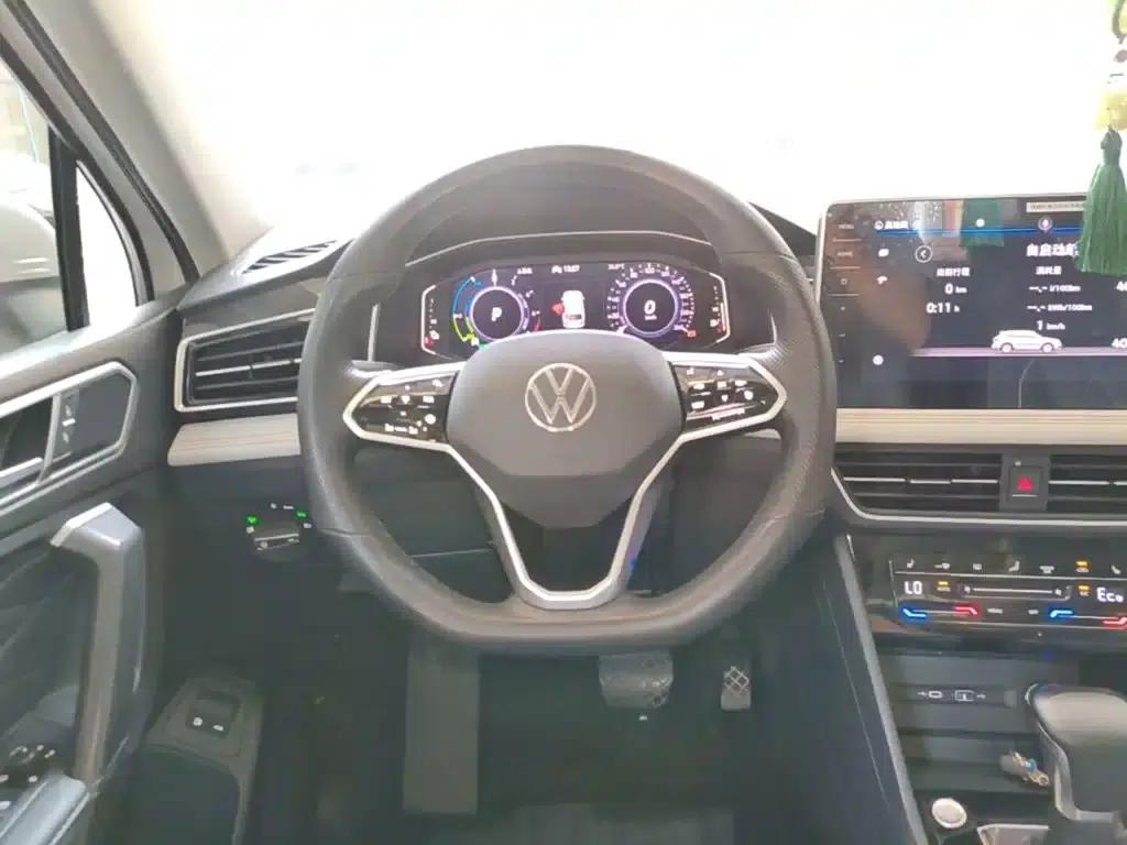 2022 Volkswagen Tiguan L Plug-in Hybrid 430PHEV Premium Edition — миниатюра 11