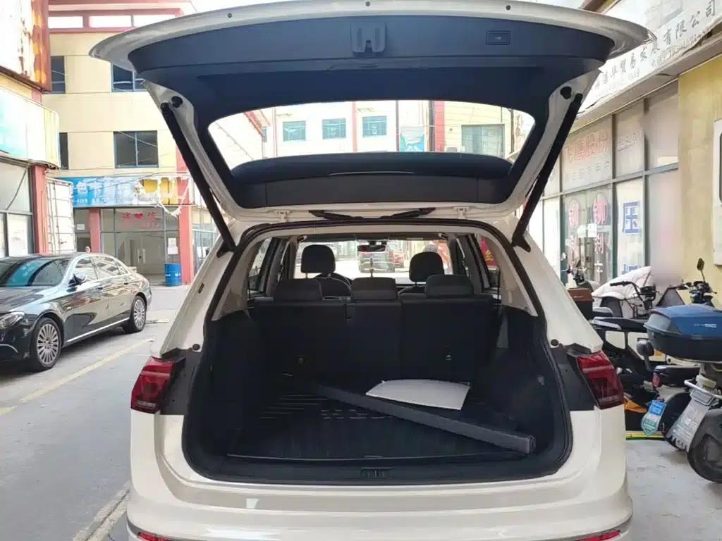 2022 Volkswagen Tiguan L Plug-in Hybrid 430PHEV Premium Edition — миниатюра 19