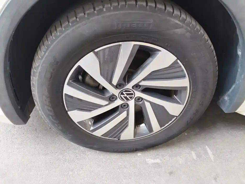 2022 Volkswagen Tiguan L Plug-in Hybrid 430PHEV Premium Edition — миниатюра 23