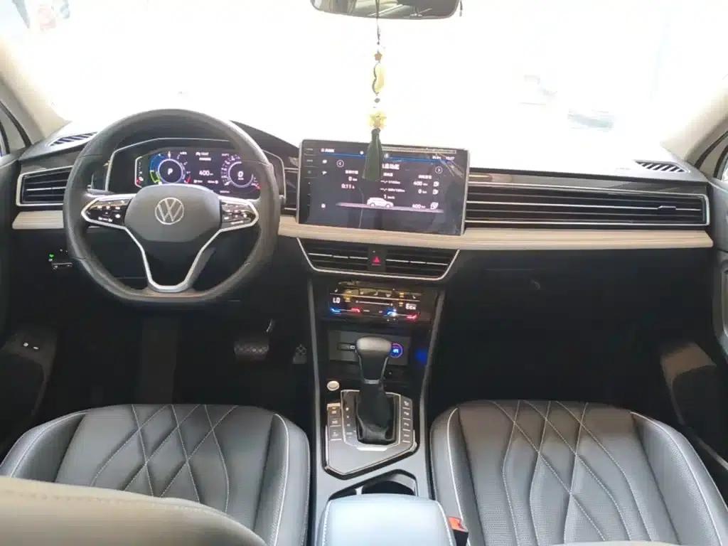 2022 Volkswagen Tiguan L Plug-in Hybrid 430PHEV Premium Edition — миниатюра 10