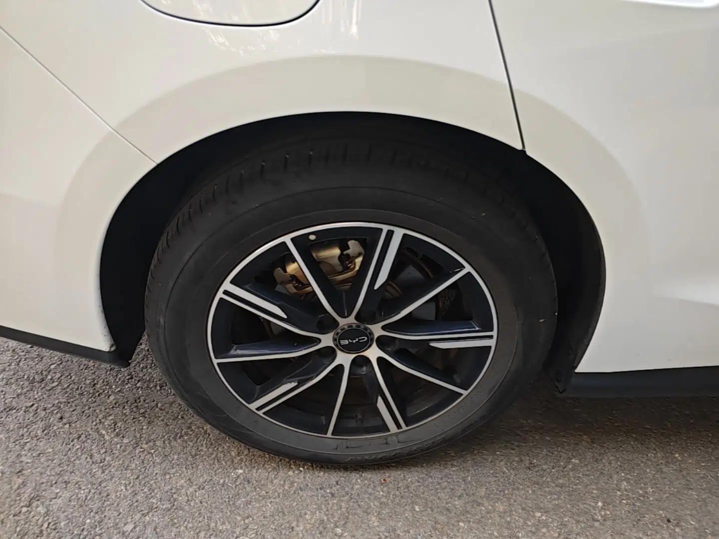 BYD Seal 06 New Energy 2024 DM-i 120KM Luxury Model — миниатюра 11