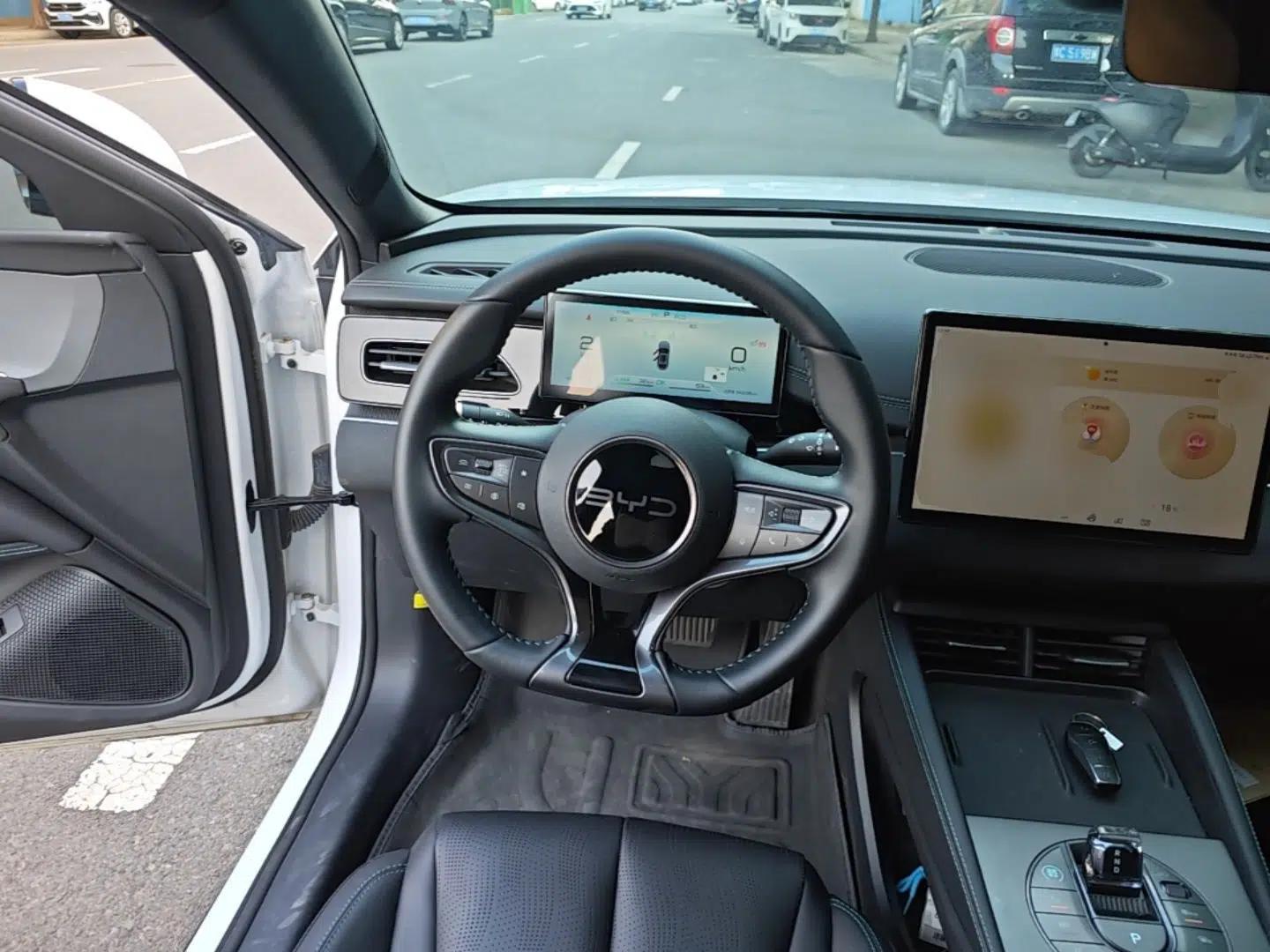 BYD Seal 06 New Energy 2024 DM-i 120KM Luxury Model — миниатюра 13