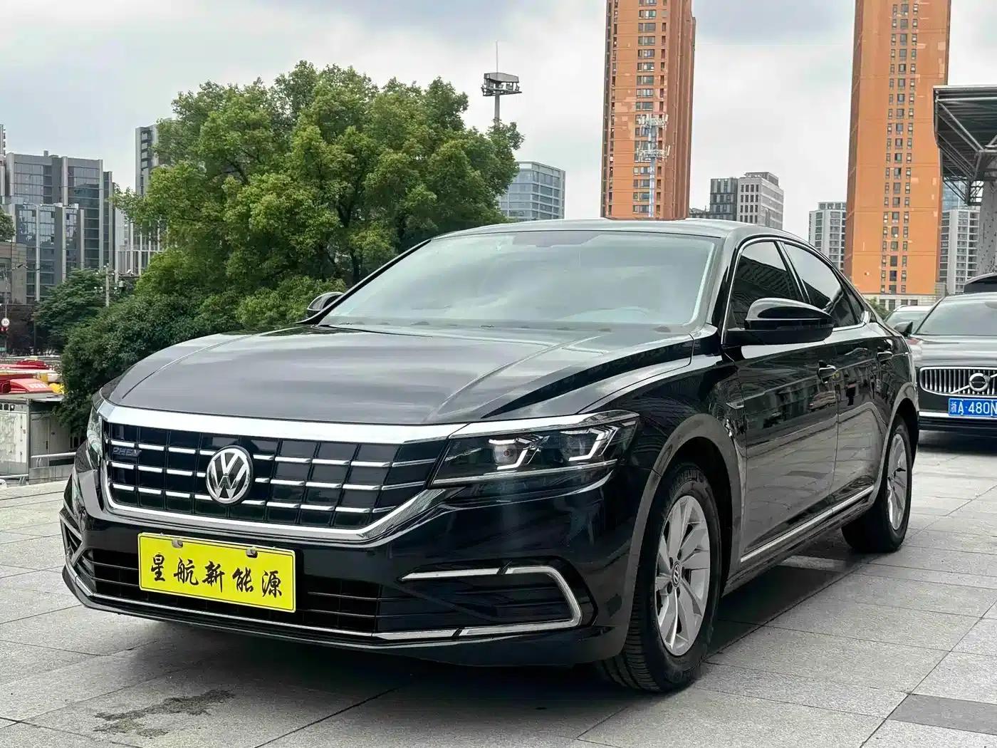 2020 Volkswagen Passat Plug-in Hybrid 430PHEV Hybrid Elite Edition (China VI Emission Standard) — миниатюра 1
