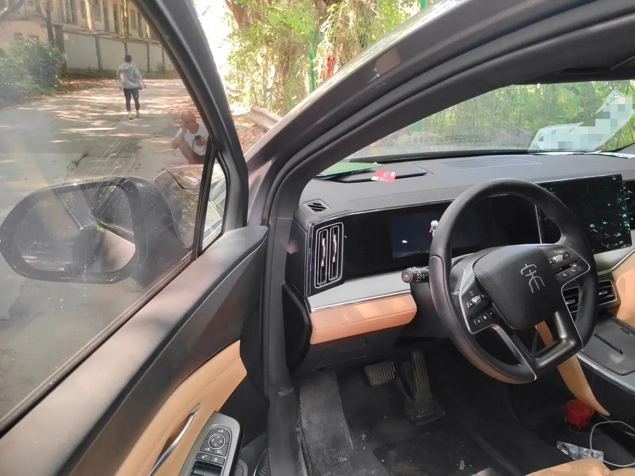 BYD Song L DM-i 2024 112 km Leading Edition — миниатюра 16