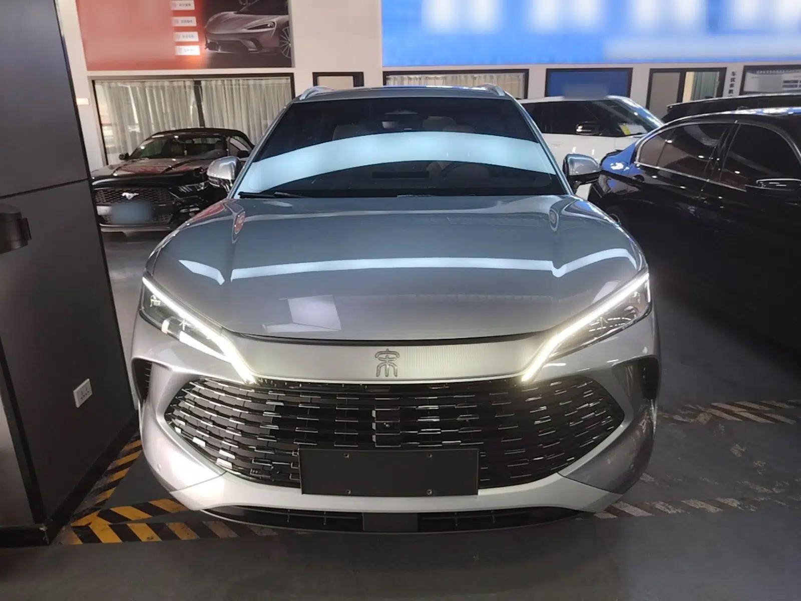 BYD Song L DM-i 2024 112 km Beyond Edition — миниатюра 2