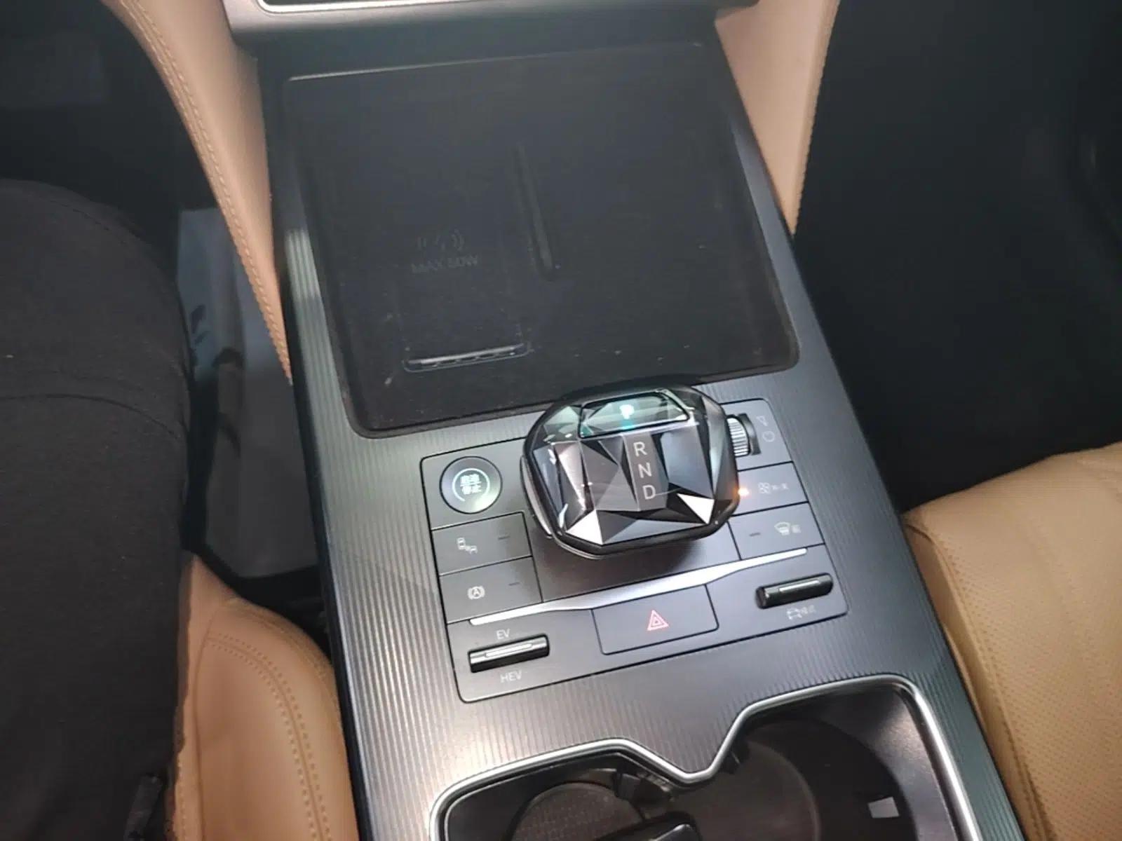 BYD Song L DM-i 2024 112 km Beyond Edition — миниатюра 16