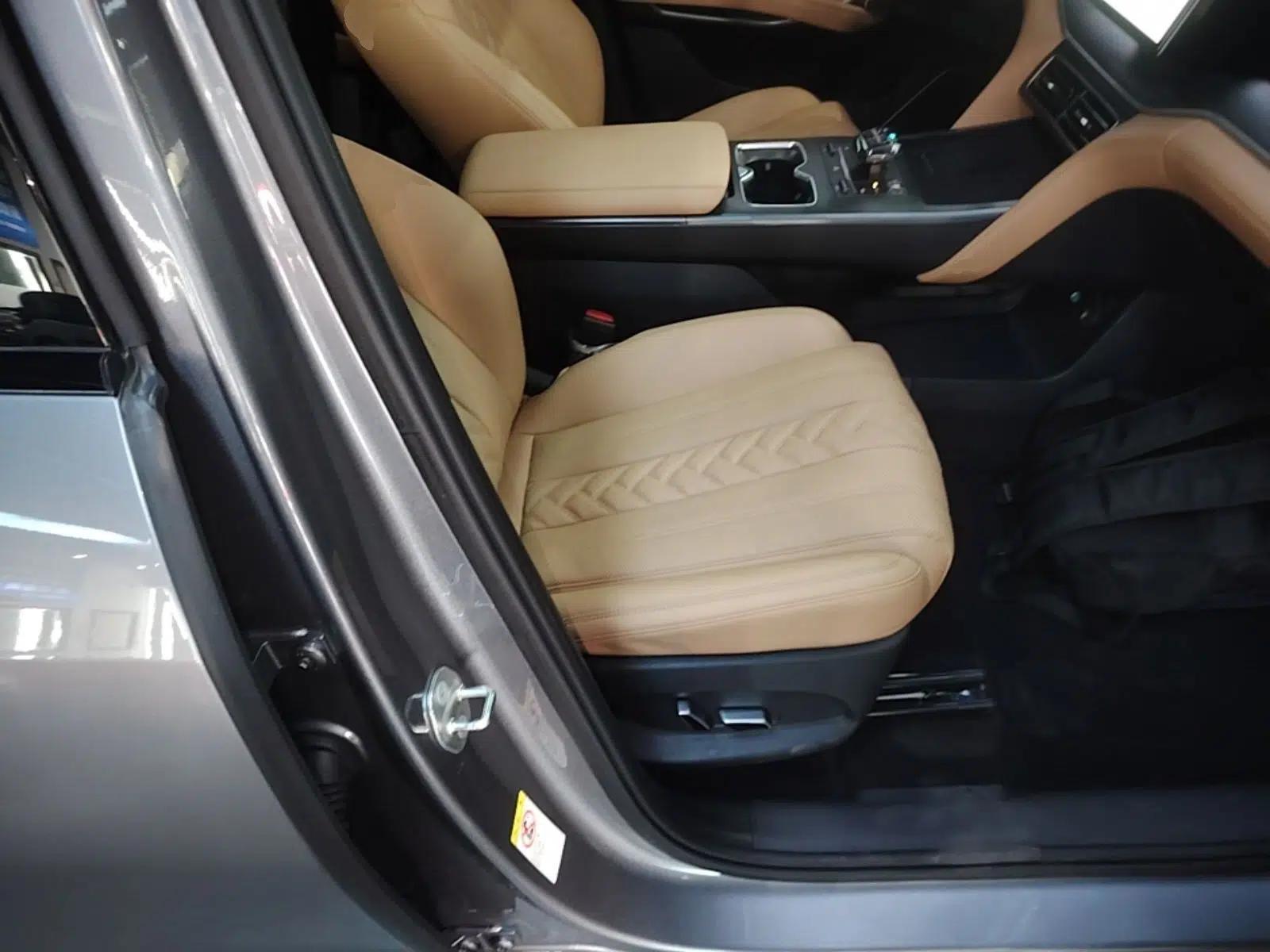 BYD Song L DM-i 2024 112 km Beyond Edition — миниатюра 19