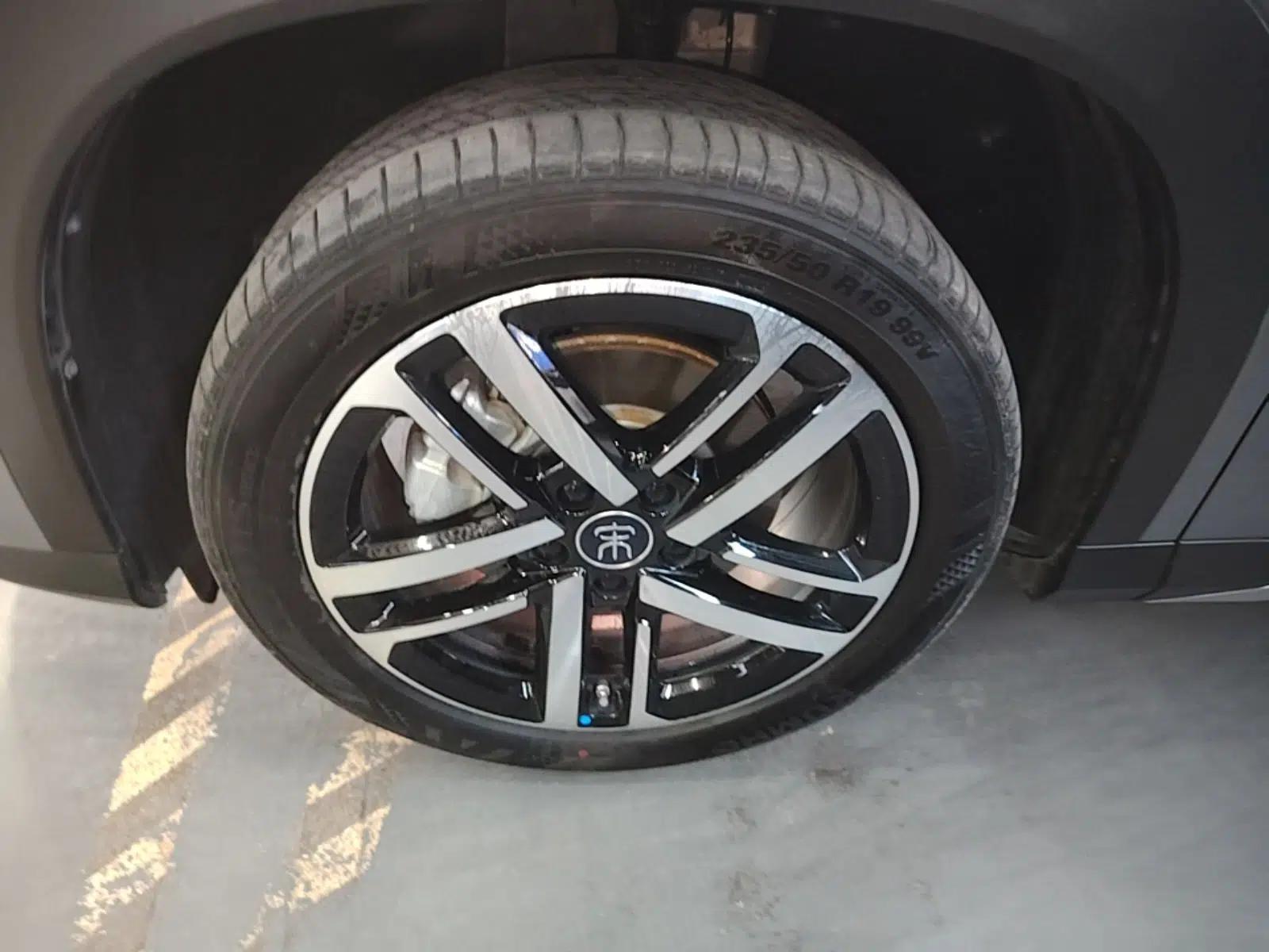 BYD Song L DM-i 2024 112 km Beyond Edition — миниатюра 10
