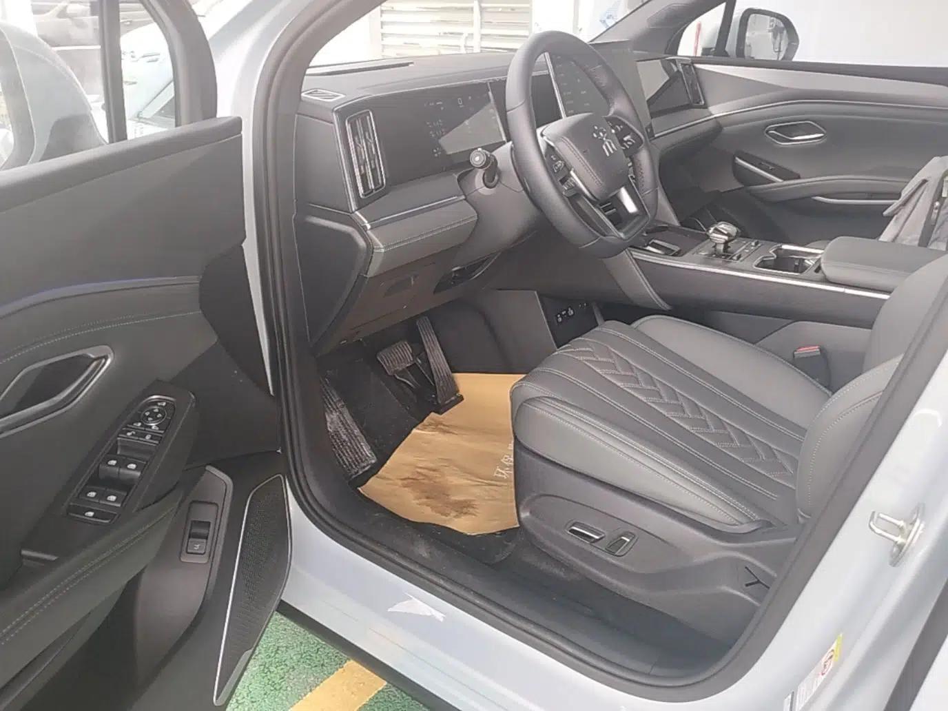 BYD Song L DM-i 2025 Intelligent Driving Version 160 km Beyond-Range Type — миниатюра 18