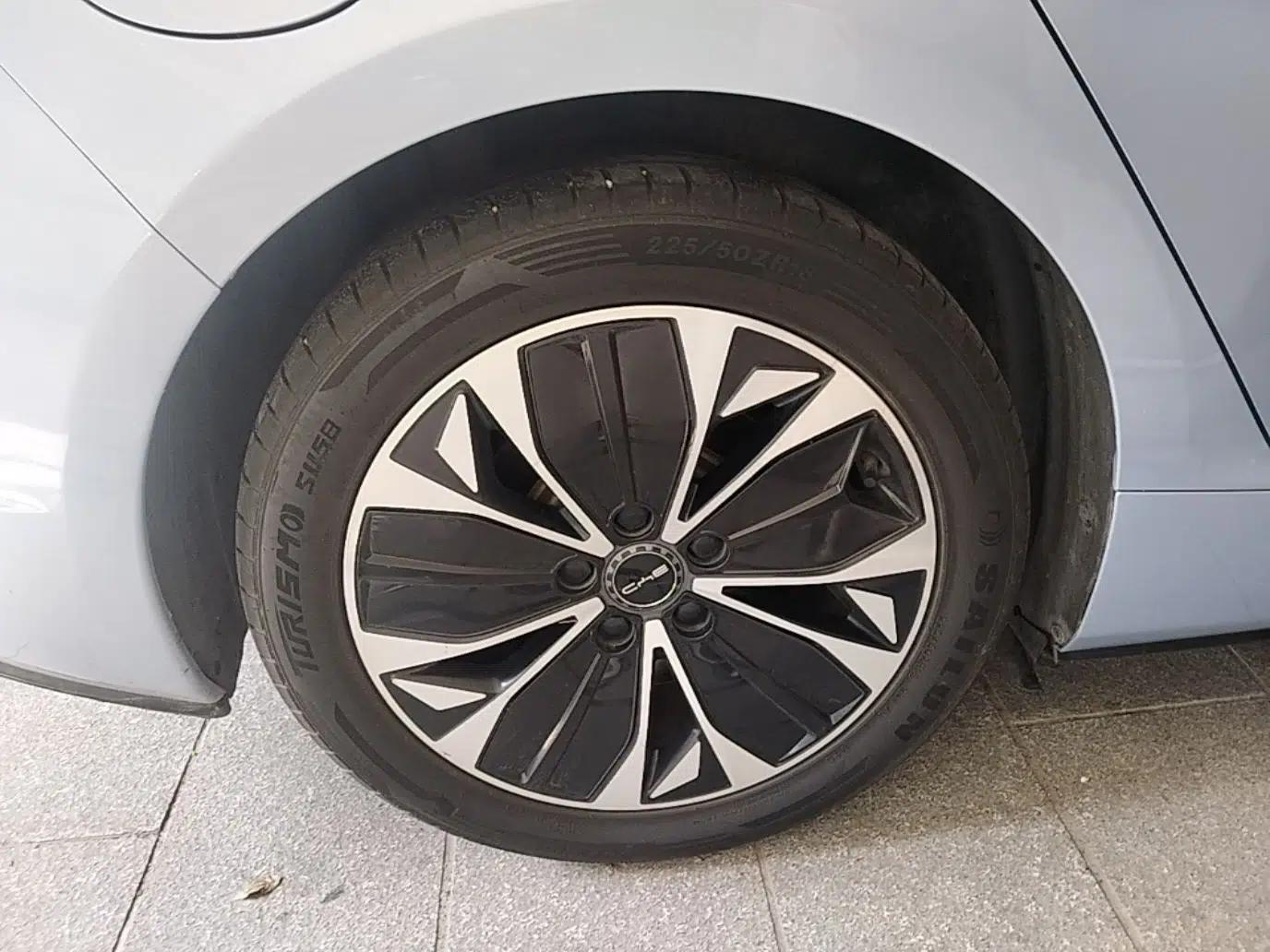 BYD Seal 2022 550 km Standard Range Rear-Wheel Drive Prestige Version — миниатюра 11