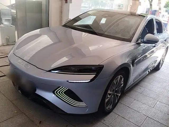 BYD Seal 2022 550 km Standard Range Rear-Wheel Drive Prestige Version