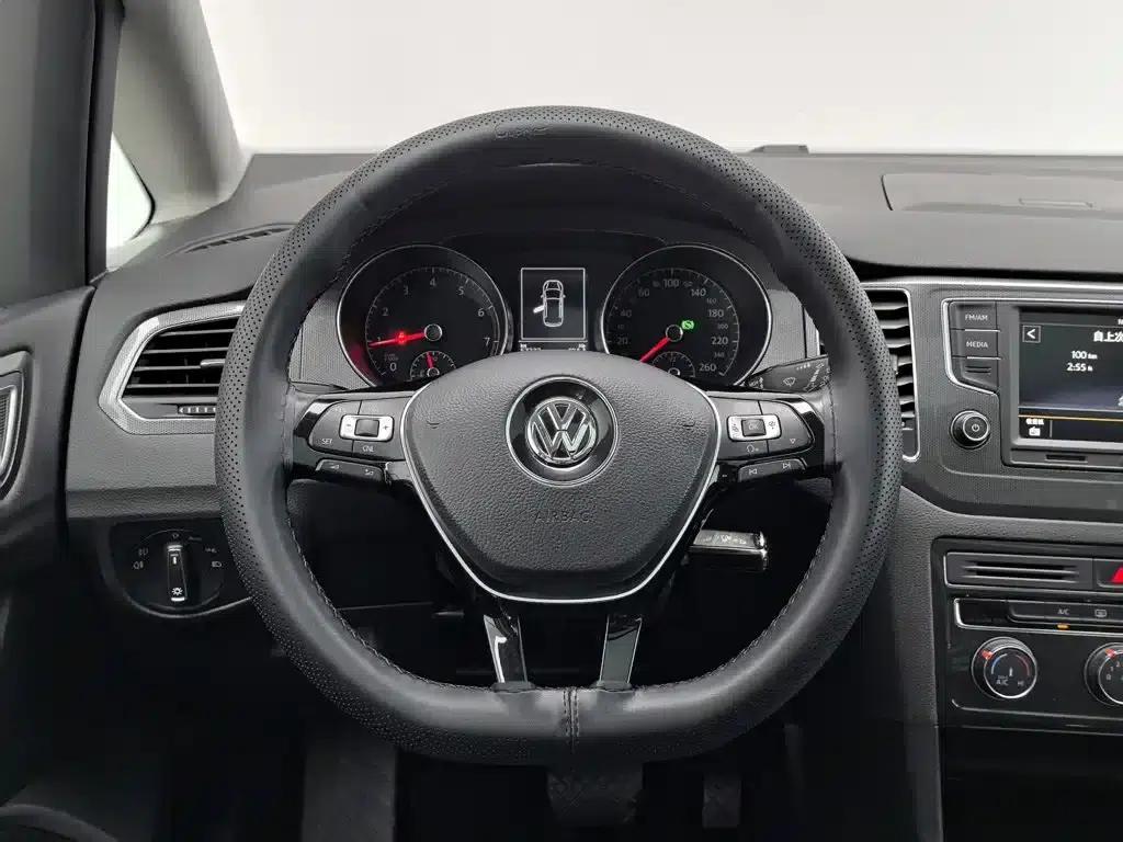 Golf Sportsvan 2016 230TSI Automatic Entry-Level Model — миниатюра 11