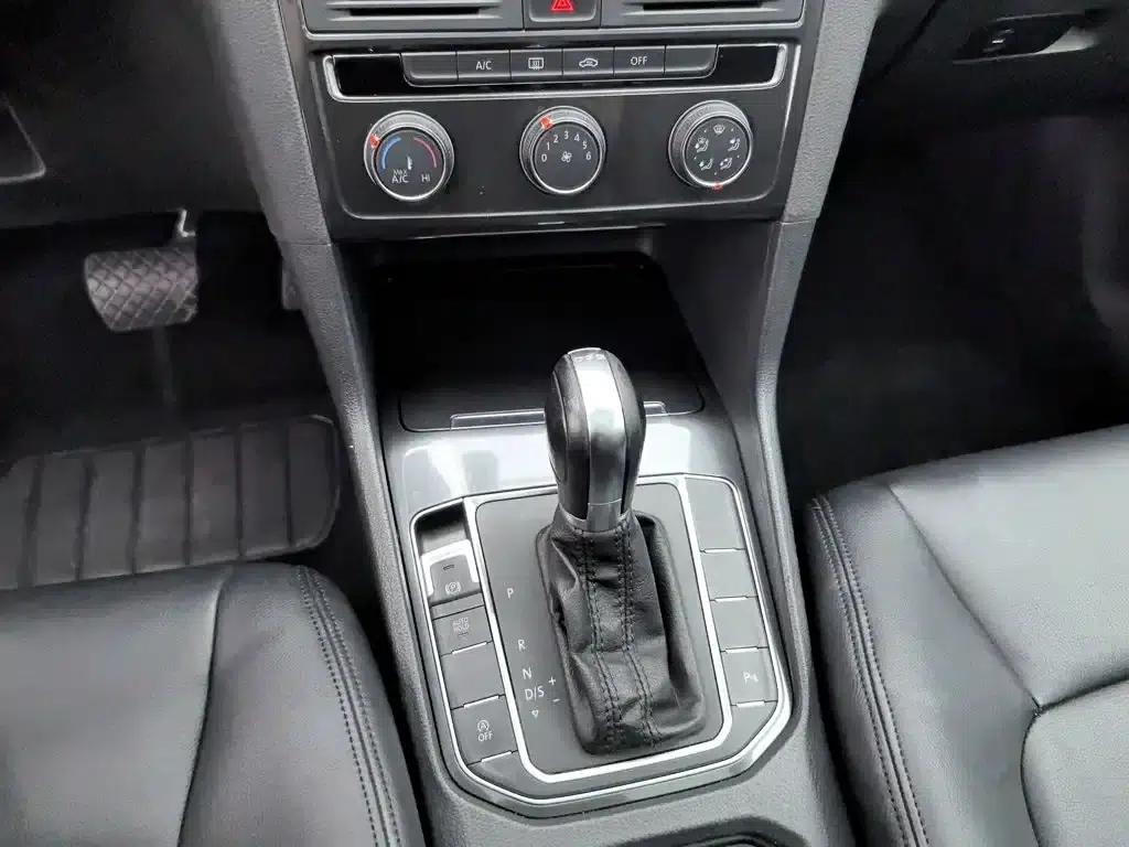 Golf Sportsvan 2016 230TSI Automatic Entry-Level Model — миниатюра 13