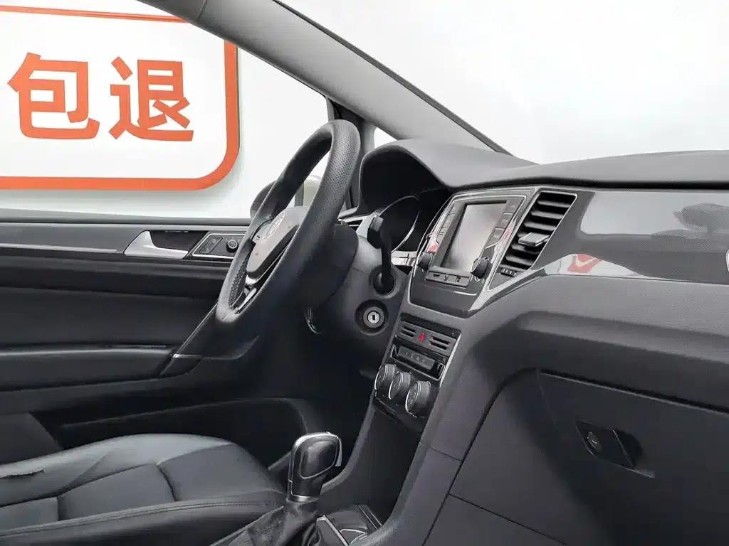 Golf Sportsvan 2016 230TSI Automatic Entry-Level Model — миниатюра 22