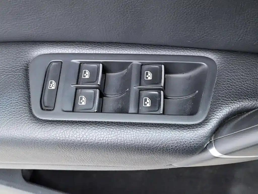 Golf Sportsvan 2016 230TSI Automatic Entry-Level Model — миниатюра 9