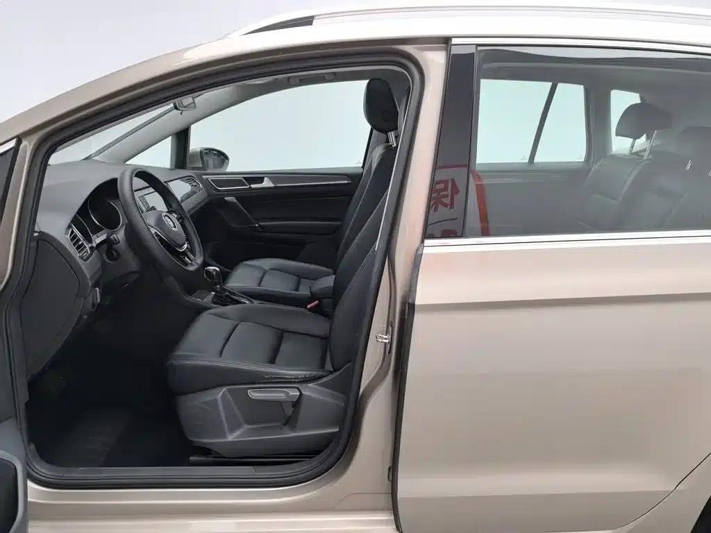 Golf Sportsvan 2016 230TSI Automatic Entry-Level Model — миниатюра 10