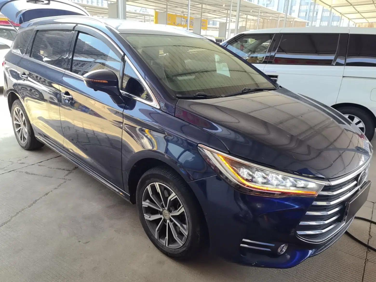 BYD Song MAX 2019 1.5T Automatic Smart Connect Ruiyi Sunroof Model 7 Seats China VI Standard — миниатюра 3