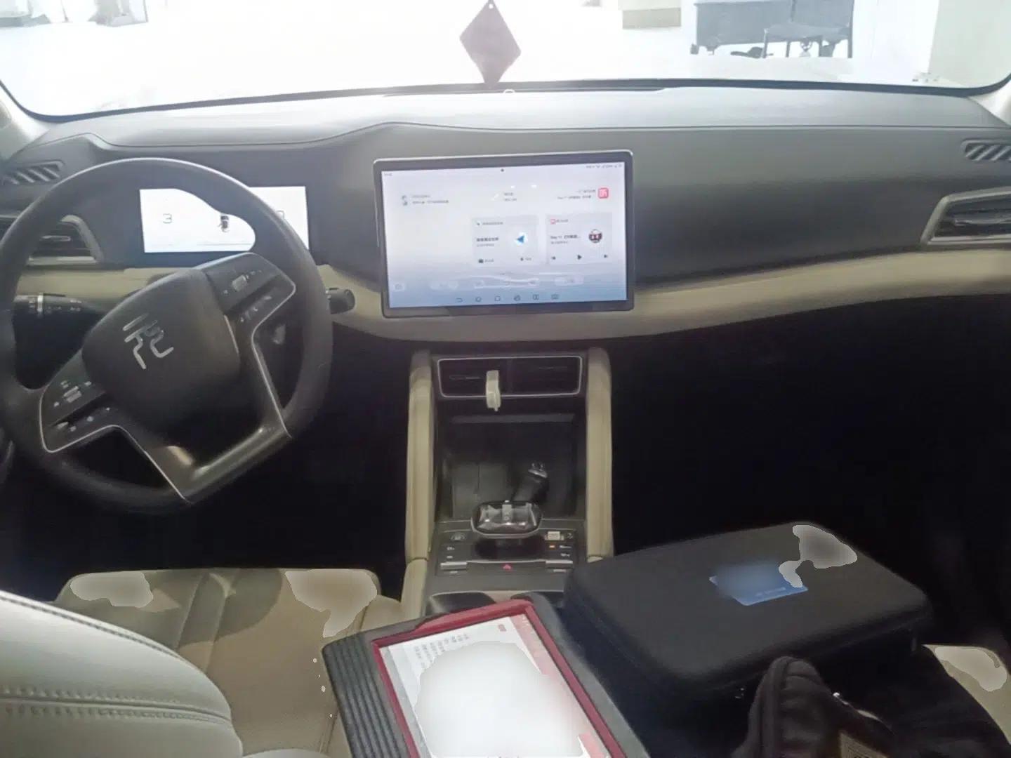 BYD Yuan UP 2024 401KM Leading Edition — миниатюра 12