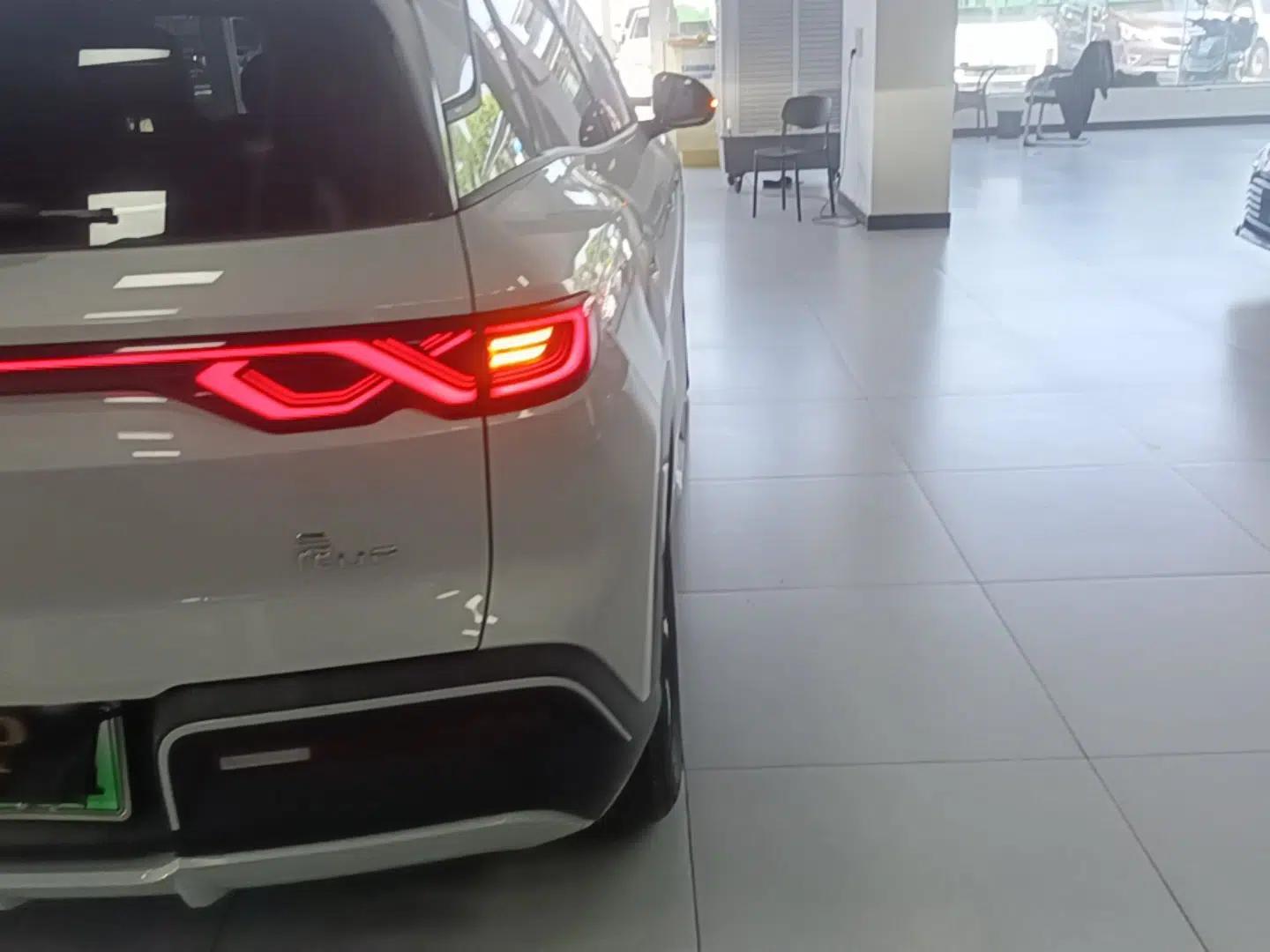 BYD Yuan UP 2024 401KM Leading Edition — миниатюра 9
