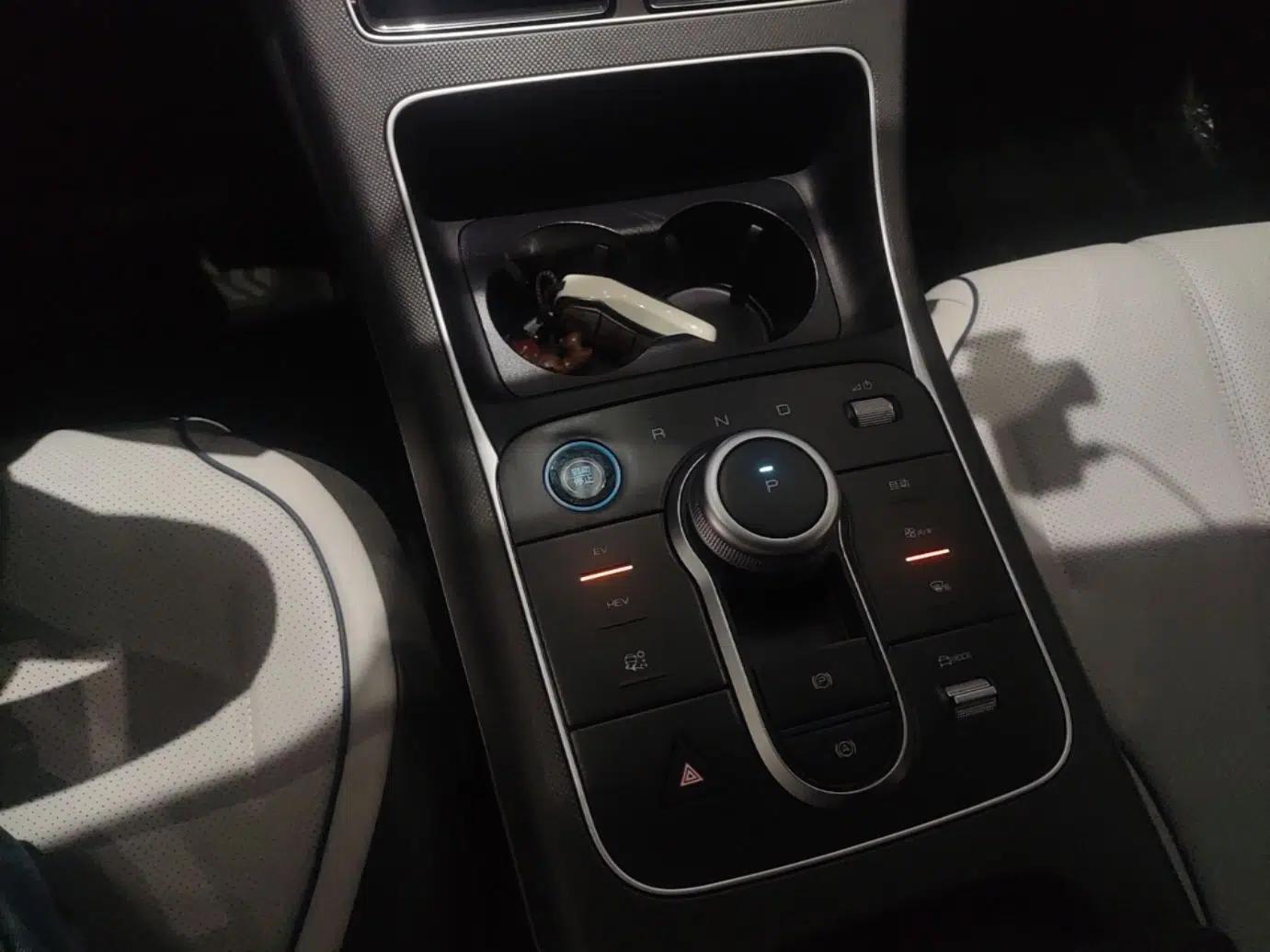 BYD Destroyer 05 2024 HONOR Edition DM-i 55KM Luxury Model — миниатюра 16
