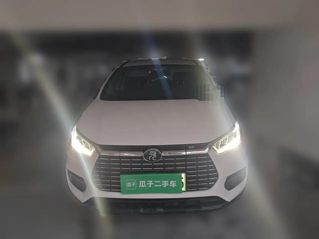 BYD Yuan New Energy 2019 EV535 Smart Connect Trendsetting Model — миниатюра 2