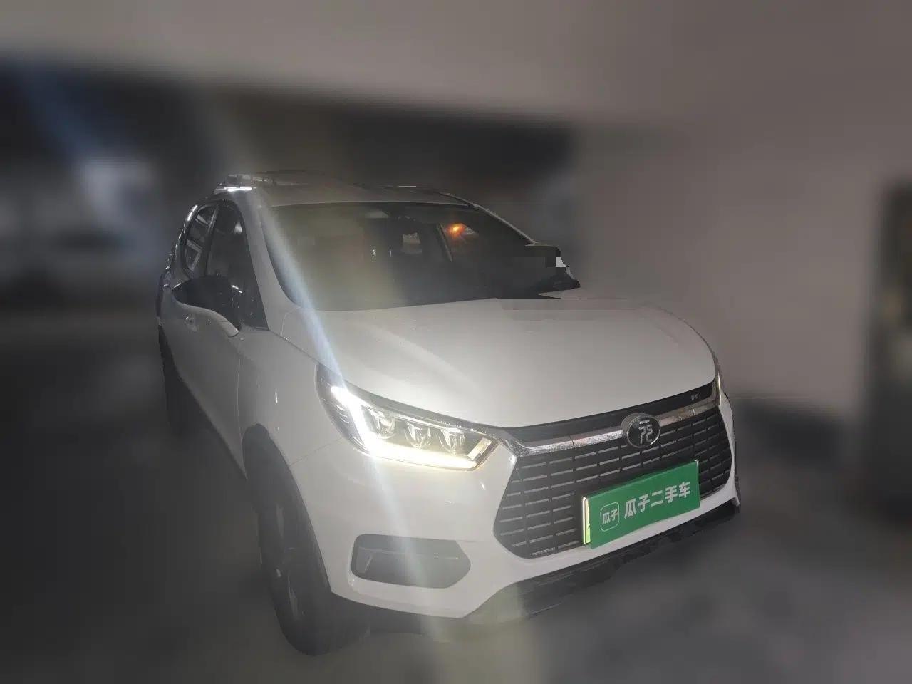 BYD Yuan New Energy 2019 EV535 Smart Connect Trendsetting Model — миниатюра 3