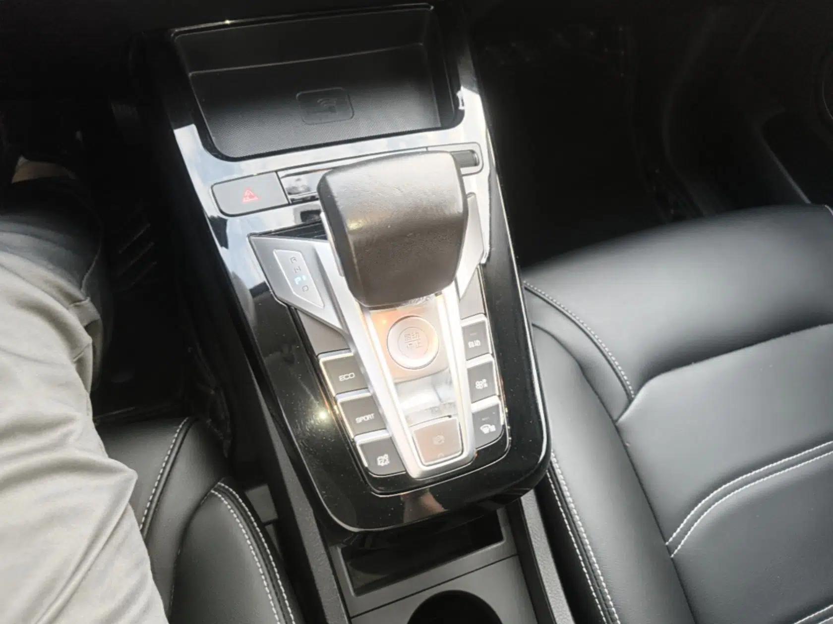 BYD Yuan New Energy 2019 EV535 Smart Connect Trendsetting Model — миниатюра 21
