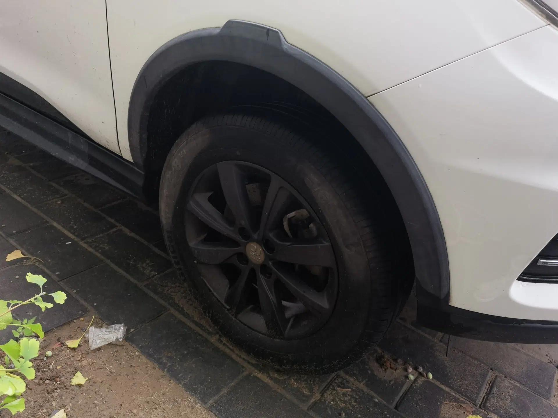 BYD Yuan New Energy 2018 EV360 Smart Connect Cool Edition — миниатюра 8