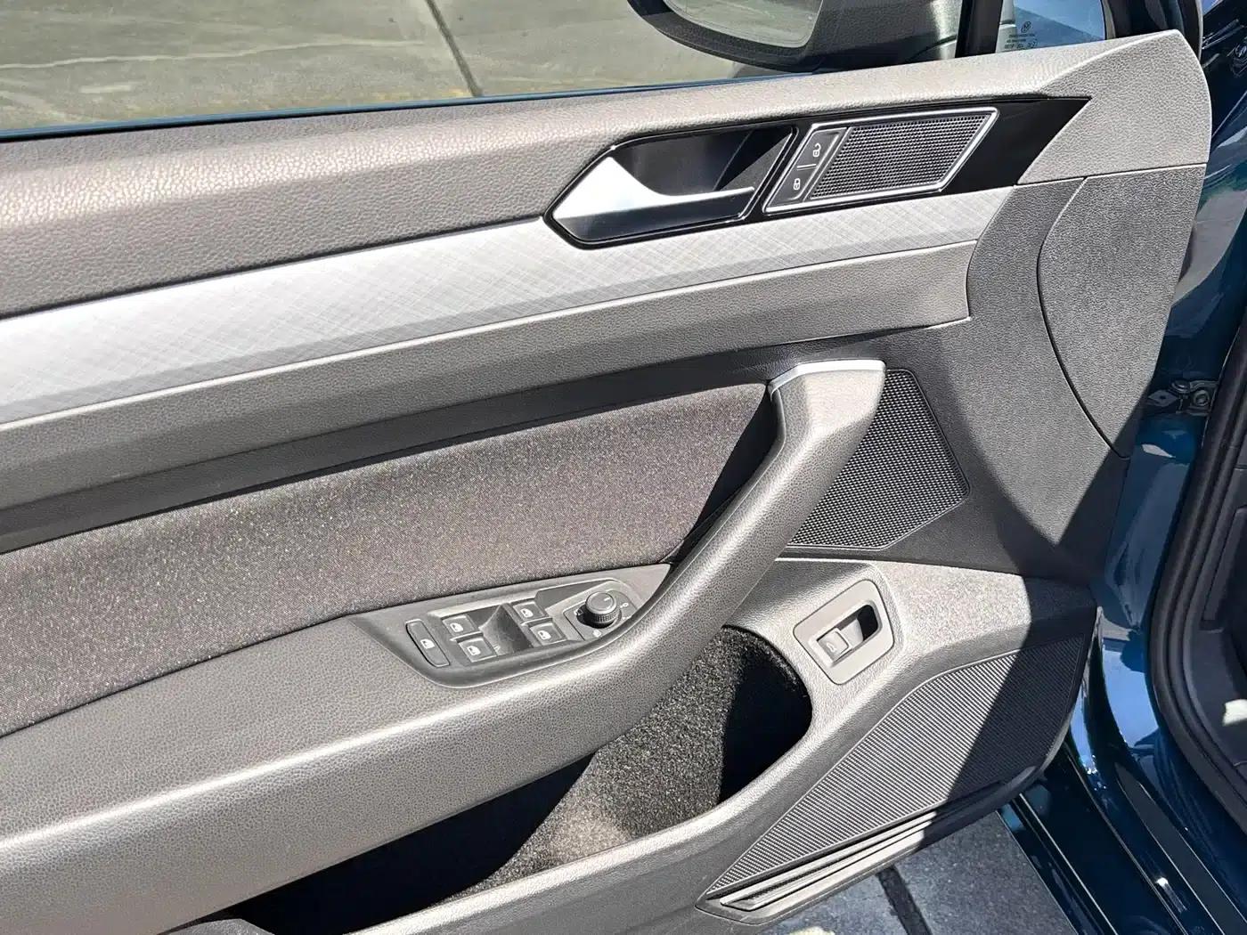 Passat Variant 2021 2.0T Comfortline — миниатюра 9