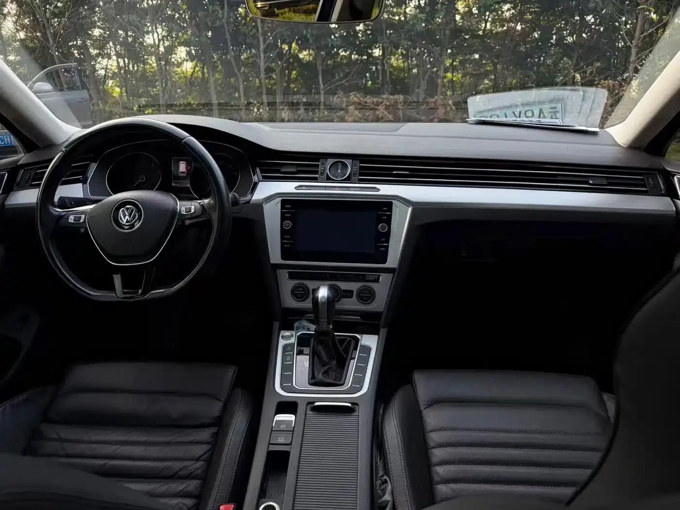 Passat Variant 2018 380TSI 2WD Comfortline — миниатюра 6