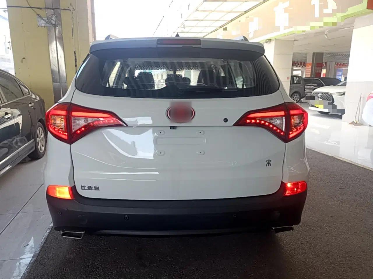 BYD Song 2017 Gaishe Upgrade Edition 1.5TID Automatic Elite Model — миниатюра 5