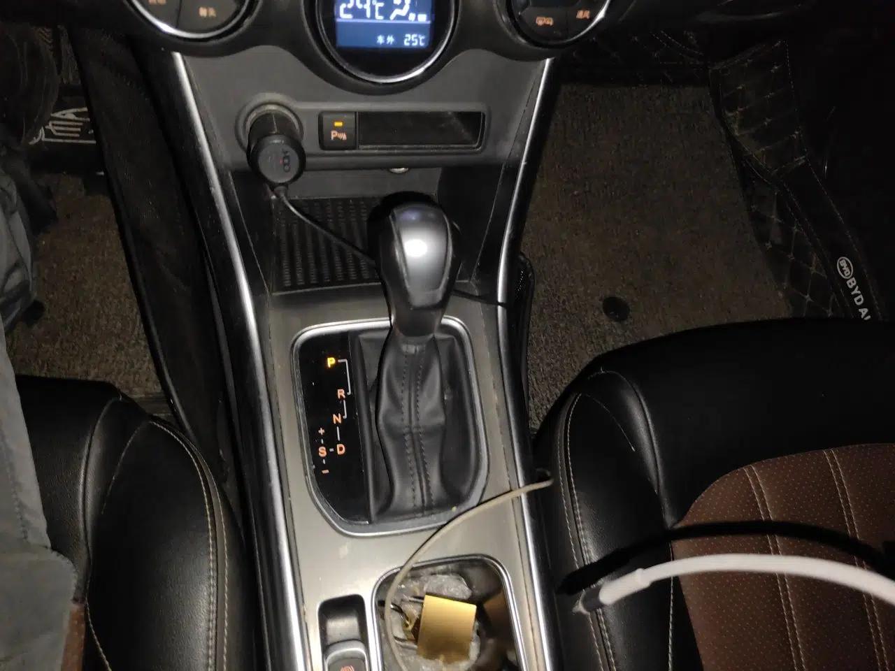 BYD Song 2016 GaiShi Edition 1.5TID Automatic Elite Model — миниатюра 14