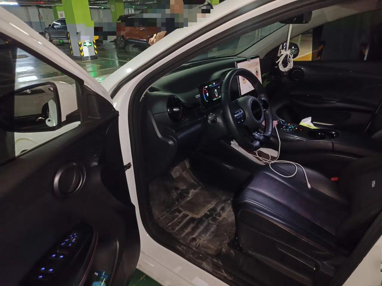 BYD e2 2023 Luxury Model — миниатюра 13