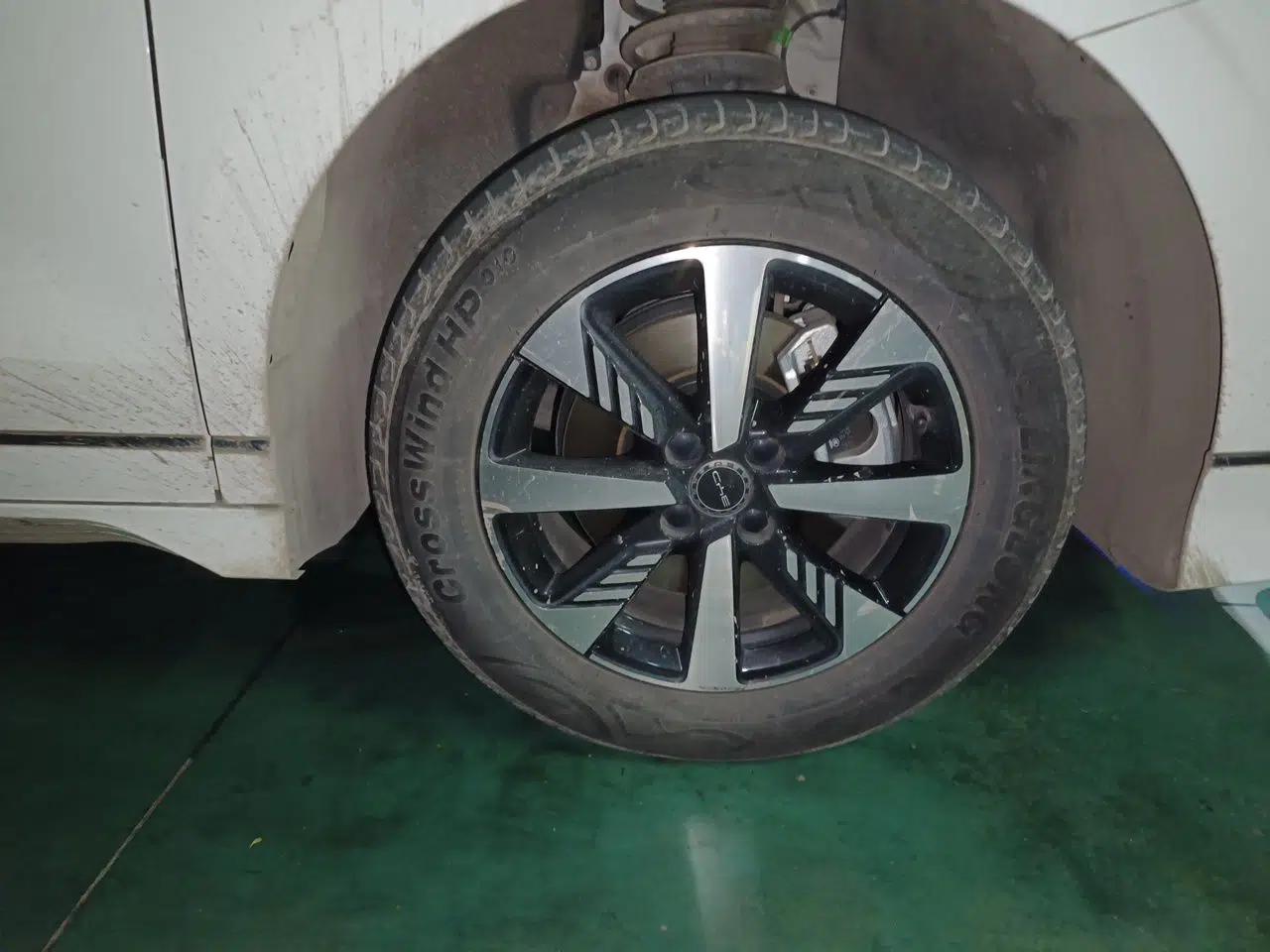 BYD e2 2023 Luxury Model — миниатюра 5