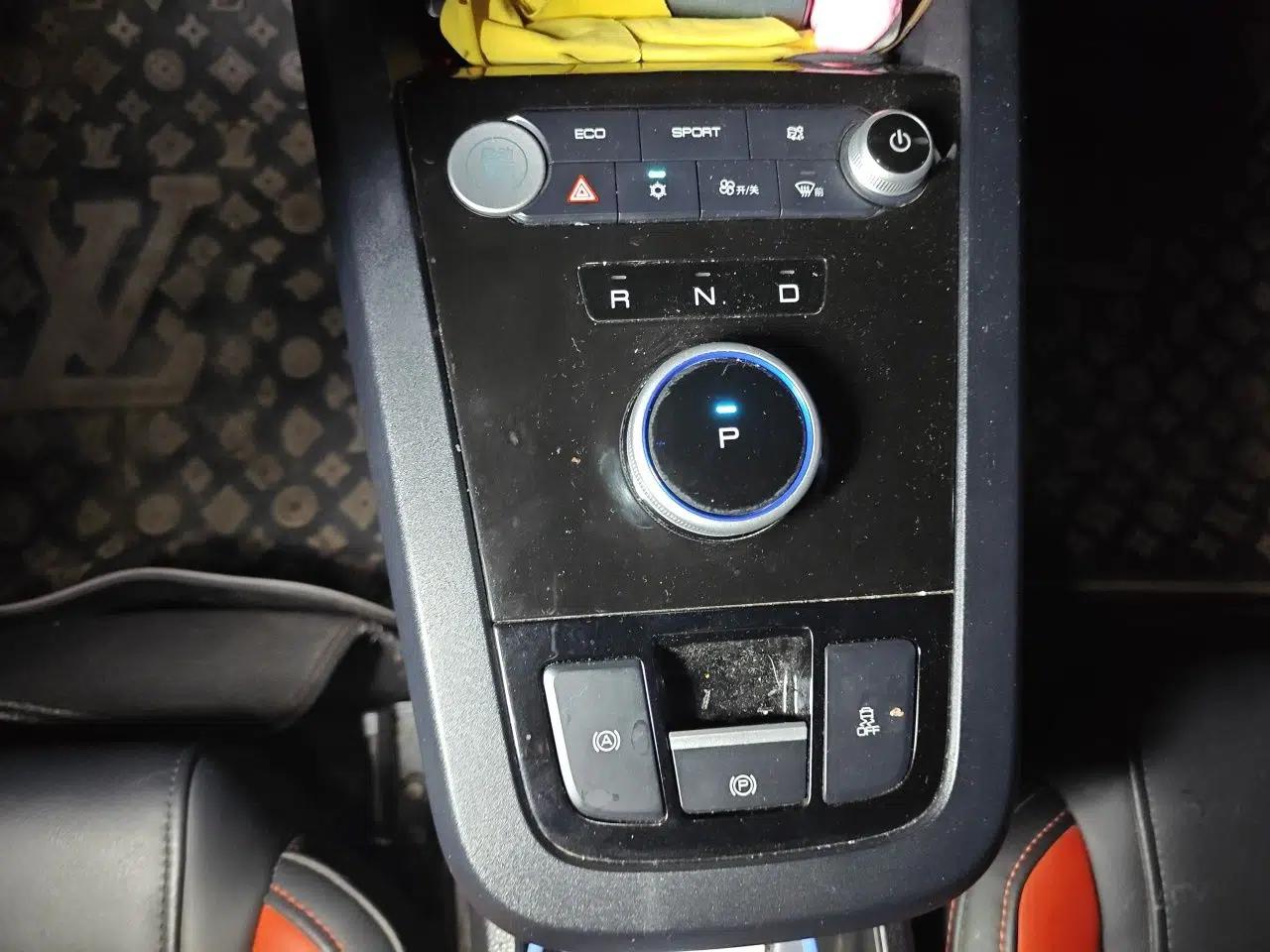 BYD e2 2019 Long-Range Version Yao·Luxury Trim — миниатюра 14
