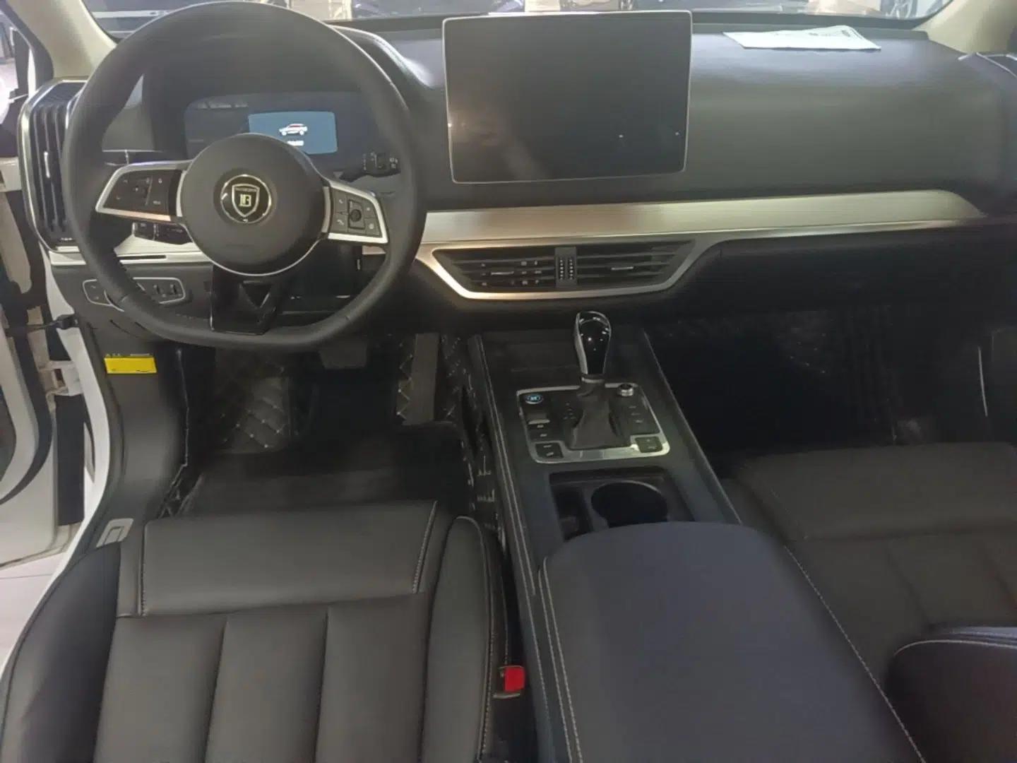 BYD Tang 2019 2.0T Automatic SmartConnect Luxury Version 5 Seats China VI Standard — миниатюра 12