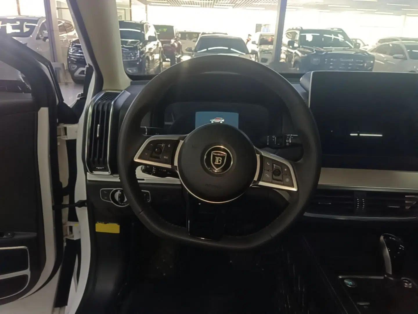 BYD Tang 2019 2.0T Automatic SmartConnect Luxury Version 5 Seats China VI Standard — миниатюра 13
