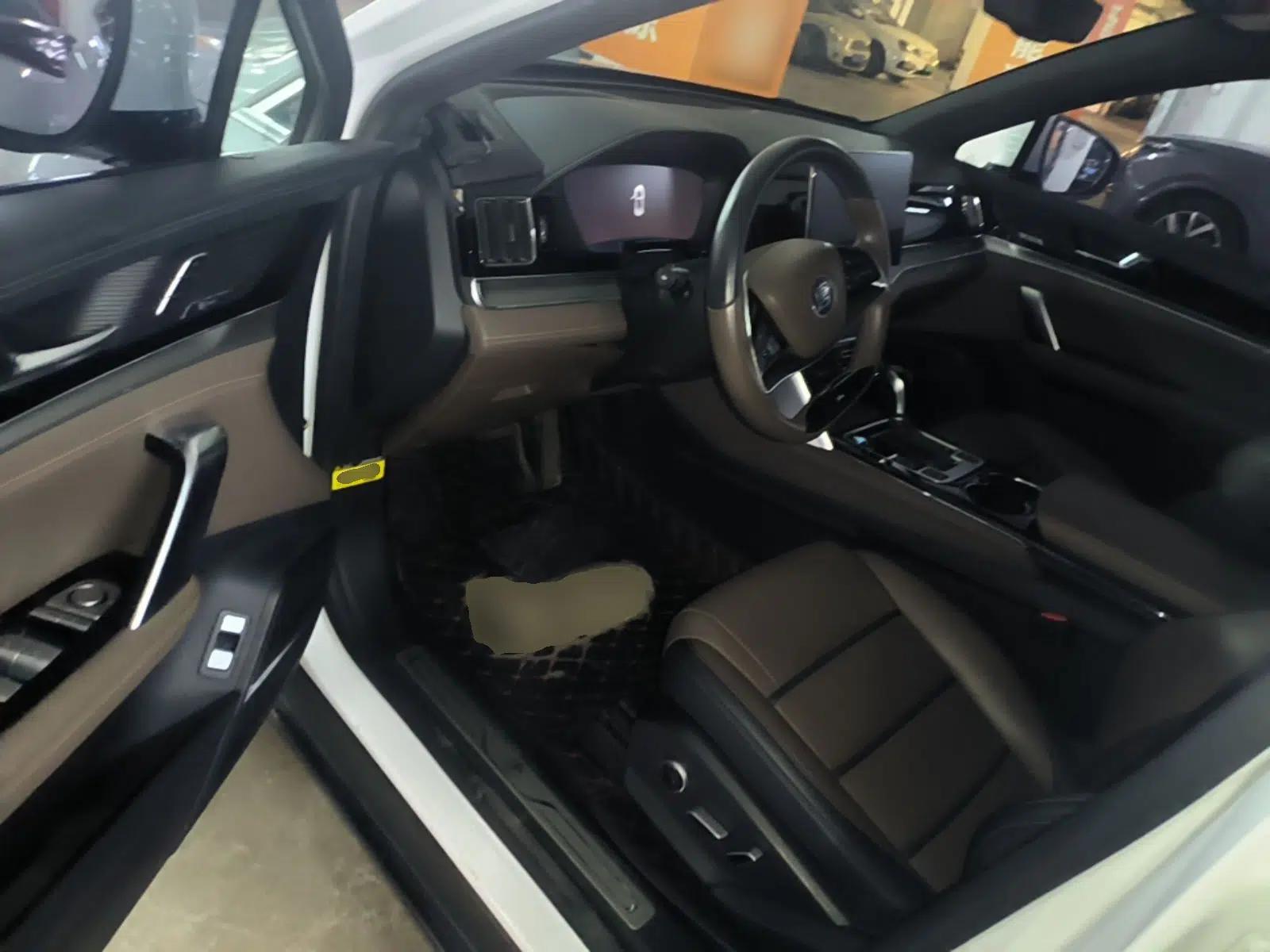 BYD Tang 2021 2.0T Automatic Flagship Edition — миниатюра 18