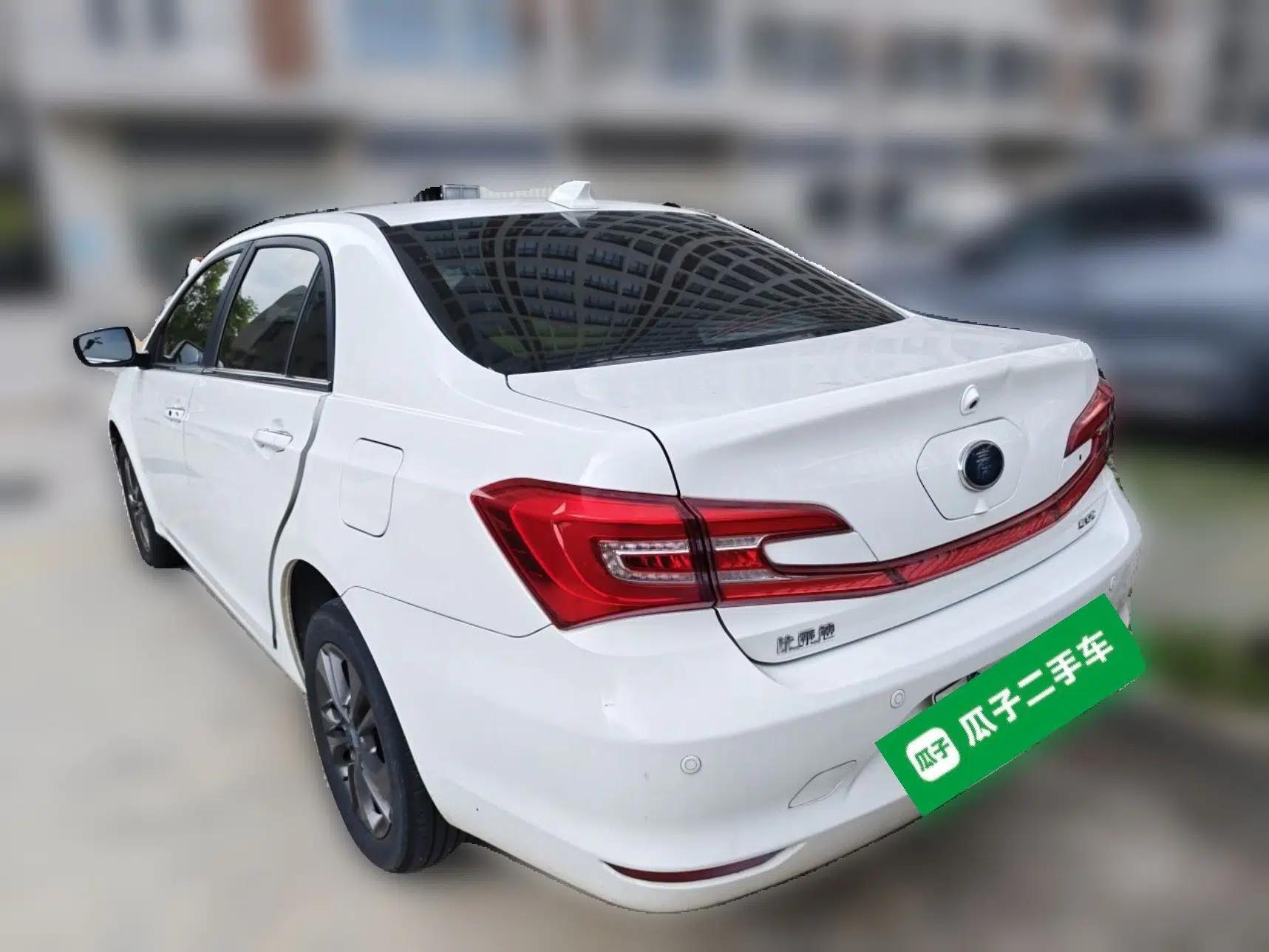 BYD Qin New Energy 2018 1.5T Smart Connect Premium Model — миниатюра 4
