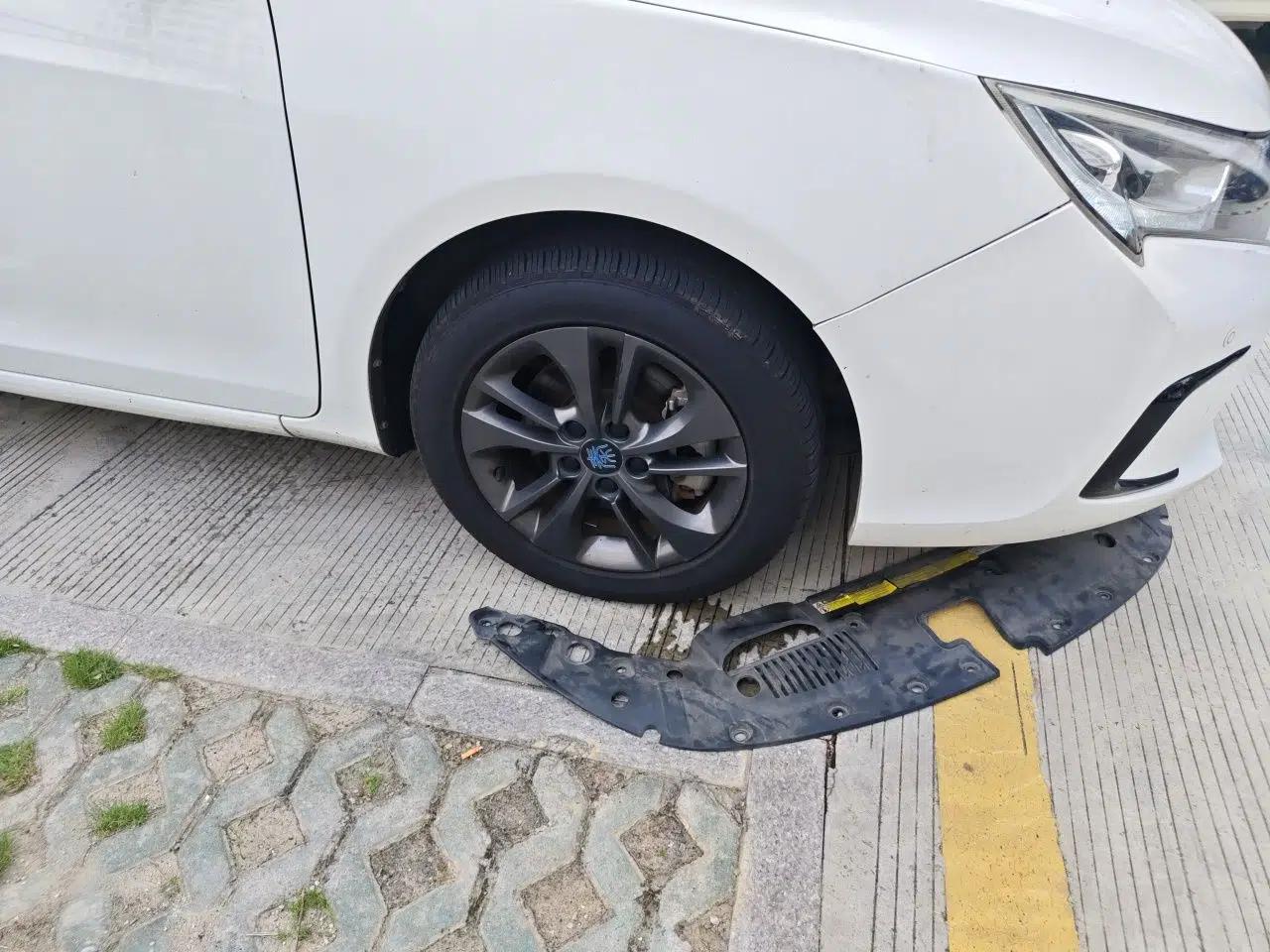 BYD Qin New Energy 2018 1.5T Smart Connect Premium Model — миниатюра 8